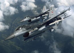 Thổ Nhĩ Kỳ điều máy bay chiến đấu tới biên giới Syria
